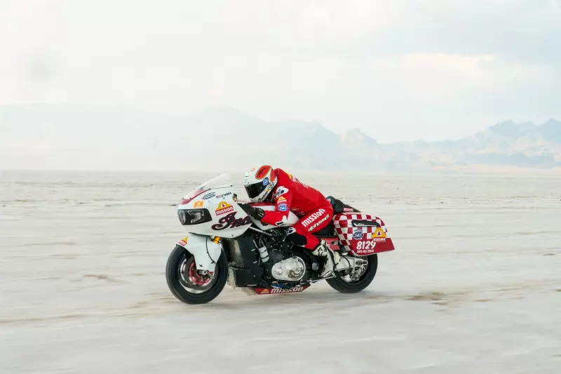 Гоночный Challenger от Indian Motorcycles разогнался почти до 200 миль в час на солончаках Бонневилля.