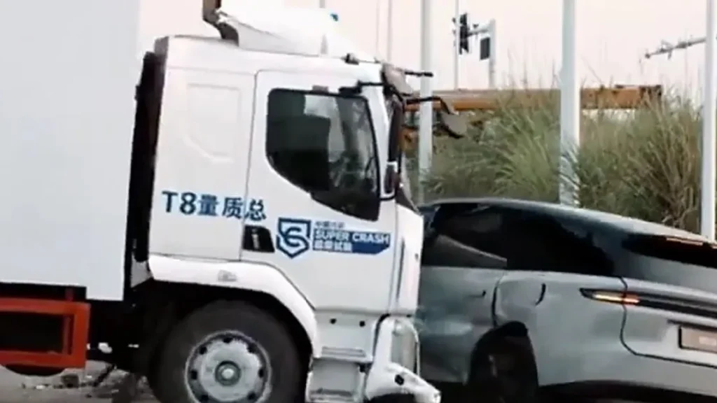 Китайский электрокар против фуры: правда или фейк?