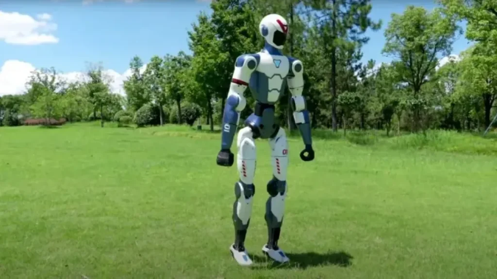 Китайский гуманоидный робот R1 от Unitree стоит всего 5900$ — это меняет правила игры