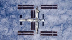 Китайские астронавты научились делать кислород и ракетное топливо в космосе