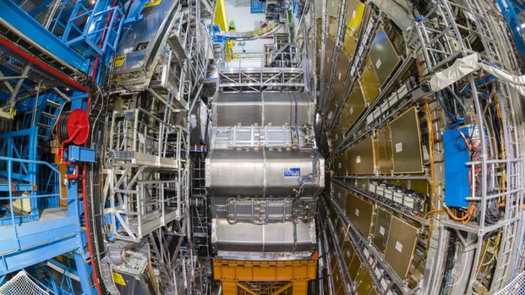 Нейросеть перехитрила физиков: ИИ предсказал свойства бозона Хиггса на 15 лет раньше срока