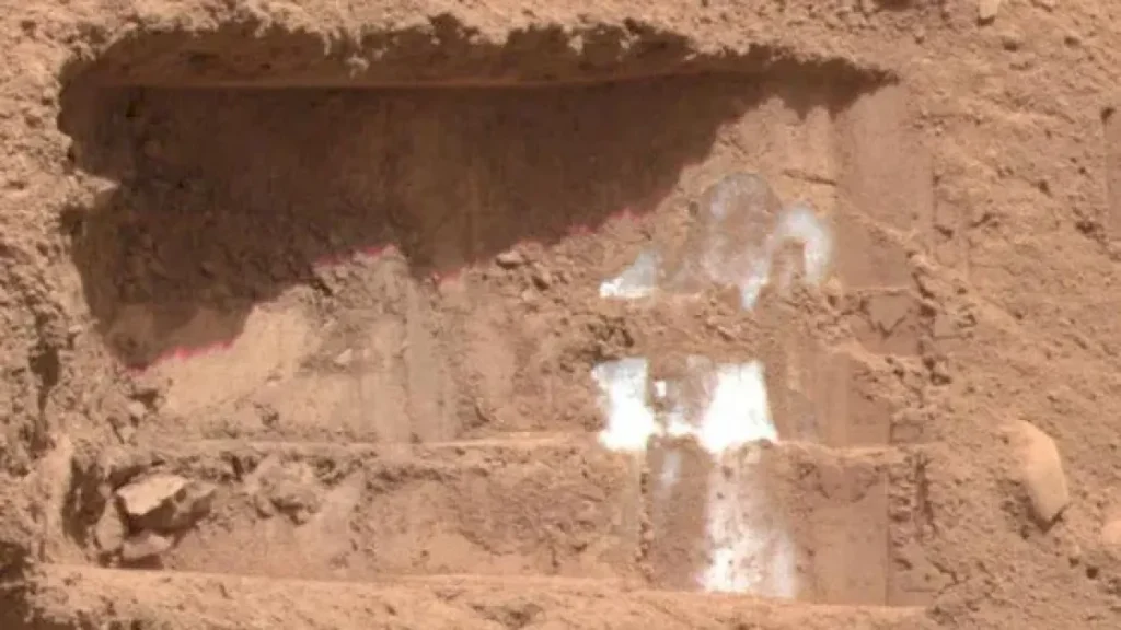 Следы марсианской жизни могли сохраниться во льду на протяжении 50 миллионов лет