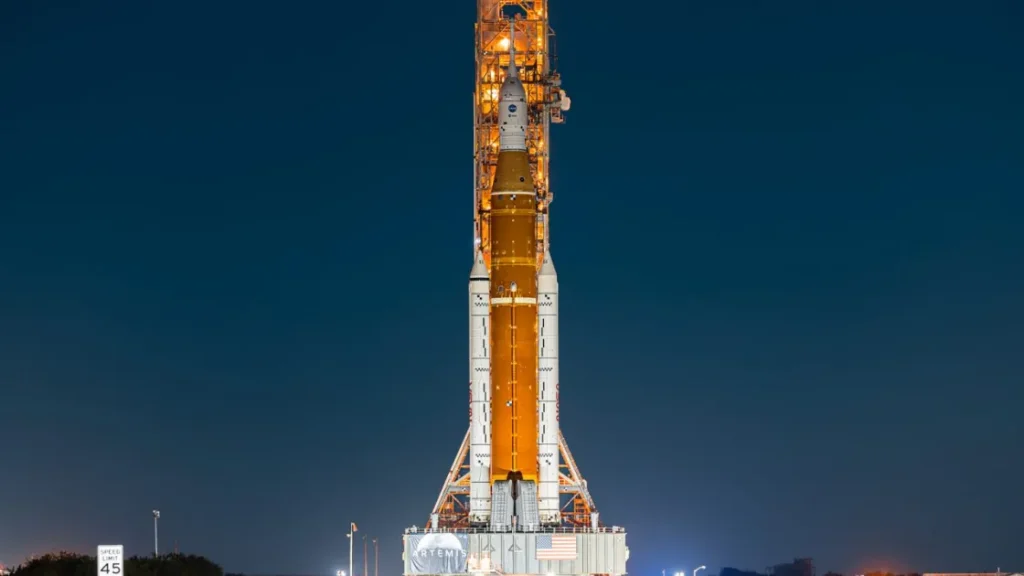 Конец эпохи? NASA может отказаться от ракеты SLS, Boeing готовится к увольнениям