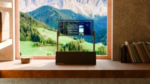 Прозрачный монитор Phantom обещает революцию в рабочих пространствах