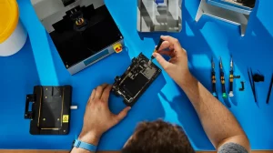 Apple наконец-то разрешила использовать б/у запчасти для ремонта iPhone