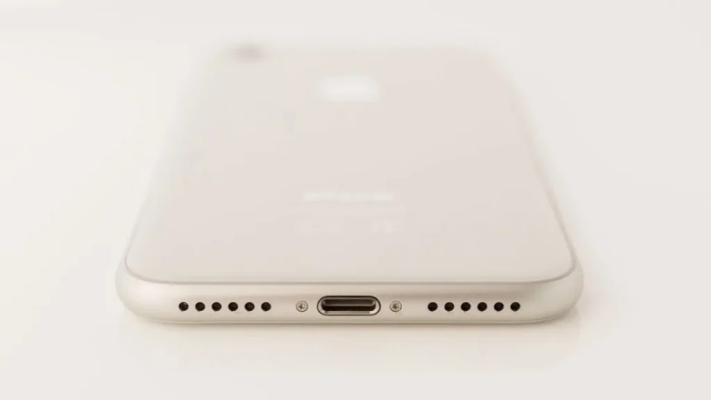 Apple напряглась — Евросоюз представил проект предложения по переходу на единый стандарт для зарядных устройств