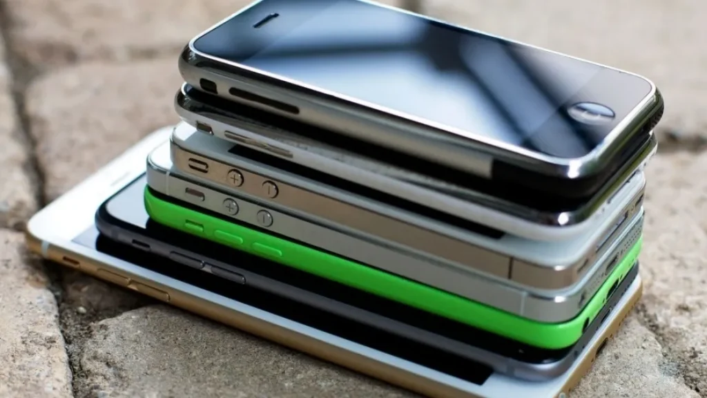 Apple заплатит пользователям старых iPhone