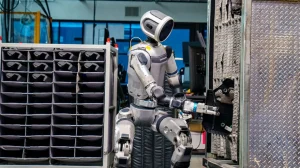 Робот от Boston Dynamics освоил работу кладовщика