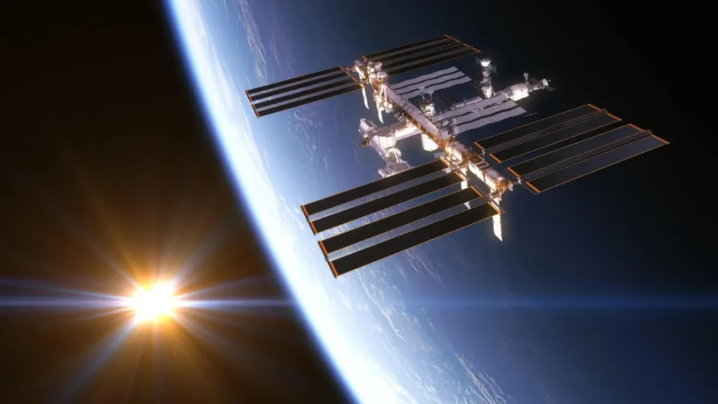 Более года на орбите — завершилась самая долгая миссия на МКС