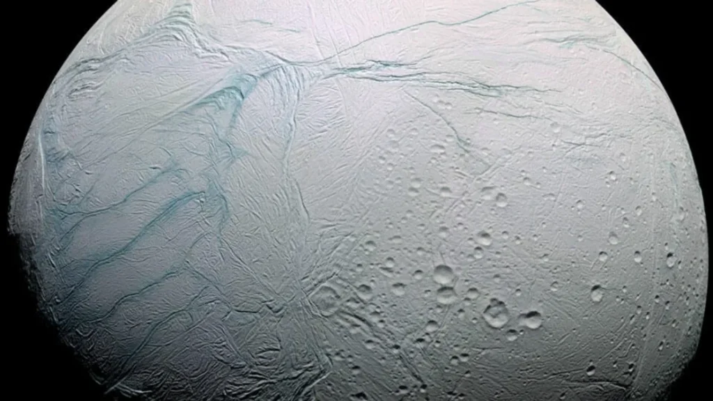 Будущая космическая миссия будет искать жизнь на спутнике Сатурна Энцеладе