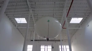 Дрон-долгожитель наполнен гелием