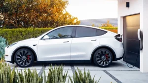 Аккумуляторы Tesla сдали статистику: батареи держатся до 320 тысяч км, но возраст важнее пробега