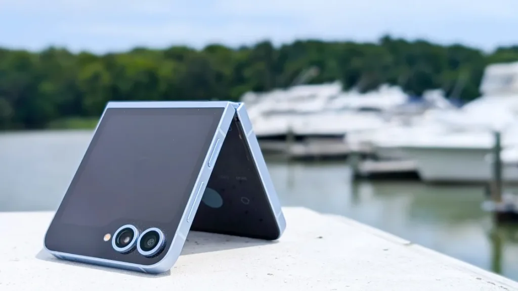 Galaxy Z Flip 7 на прочность: что выдержала новинка Samsung?
