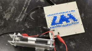 Обычный скотч как источник энергии: ученые создали необычный генератор