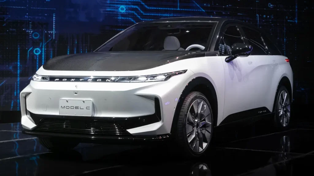 Foxconn бросает вызов автомобильному рынку планируя начать выпуск машин для нескольких компаний