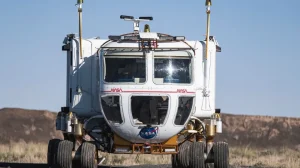 Герметичный луноход для миссии Artemis прошел полевые испытания