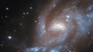 Hubble запечатлел сверхновую спиральную галактику