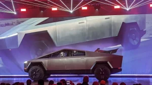 Илон Маск презентовал новый электропикап Tesla Cybertruck