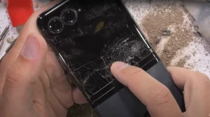 Какой экран у Motorola Razr Plus сломается первым? Ответ вас удивит