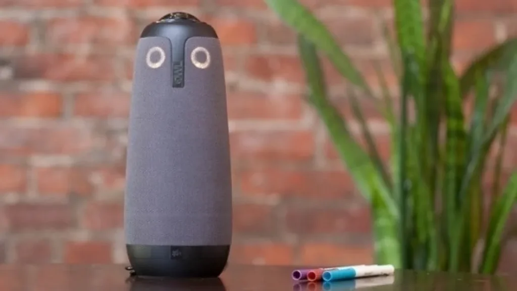 Камера-сова ведет умную 360-градусную съемку