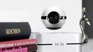 Летающая камера-Луна поворачивается вслед движению