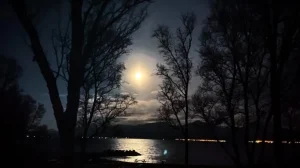 Луна контролирует выброс метана в Северном Ледовитом океане