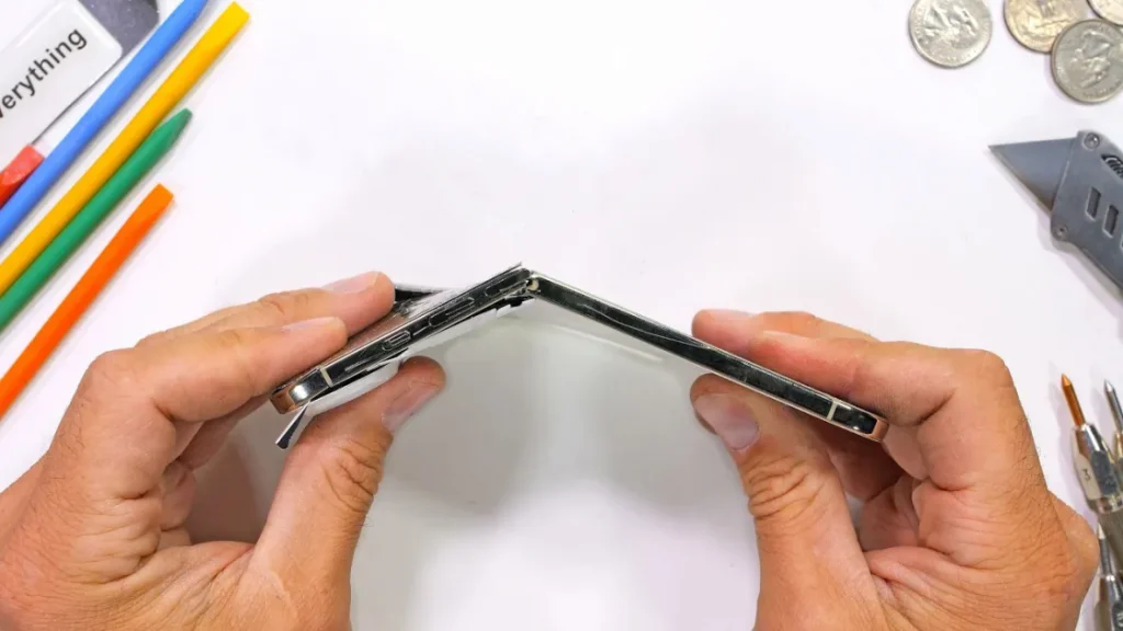 iPhone Air прошел экстремальные испытания на прочность: давление 100 кг и никаких царапин