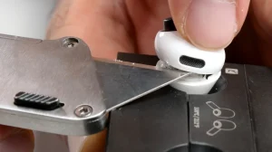 Эксперты разобрали AirPods Pro 3 и оценили их ремонтопригодность на ноль баллов