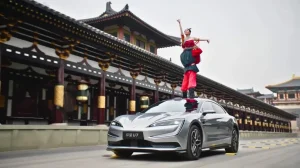 BYD крайне необычно продемонстрировала подвеску своего роскошного седана Yangwang U7