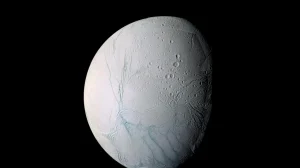 Мильнер оплатит миссию для поиска жизни на Энцеладе