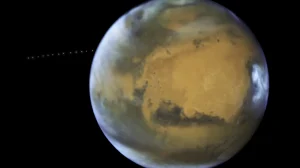 NASA показало видео с крохотной луной Марса