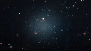 Найдена галактика почти без темной материи