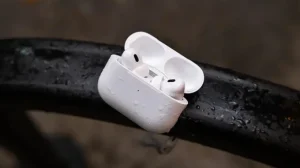 Новые AirPods Pro смогут проверить ваш слух и измерить температуру