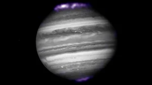 Обнаружен источник странных вспышек на полюсах Юпитера