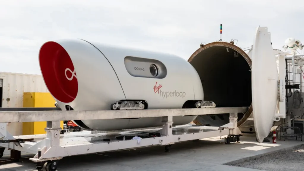 Первая в мире поездка на Hyperloop с экипажем прошла успешно