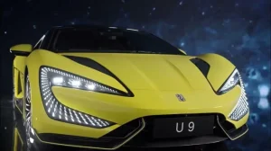 Первый в мире танцующий суперкар YangWang U9 в официальных видео