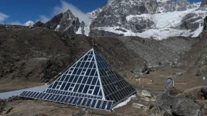 Самая высокорасположенная лаборатория в мире всего с одним сотрудником — как живется в «Пирамиде»?