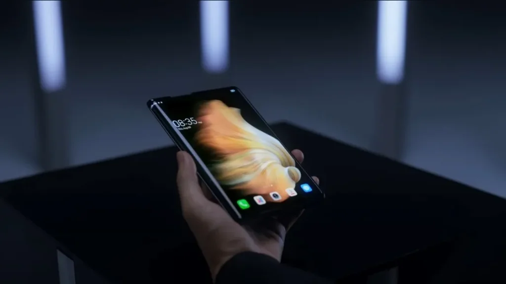 Techno представляет концепт раскладывающегося смартфона Phantom Ultimate