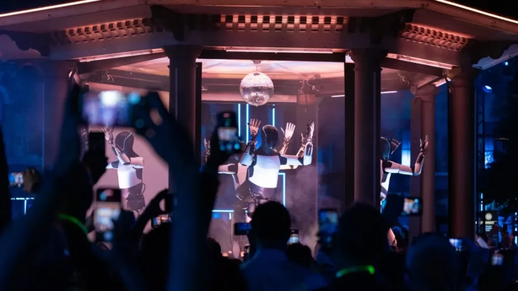 Робот Optimus готовиться к миссии на Марс с помощью танцев