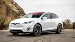 Tesla вынуждена отзывать большую партию автомобилей из-за брака