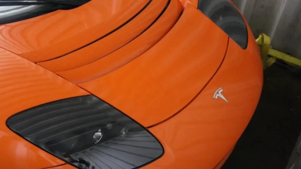 Три редких родстера Tesla будут выставлены на аукцион по возмутительным ценам