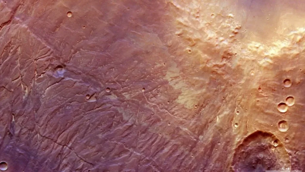 Удивительная природа Марса — глубокие разломы и долины на высококачественном снимке