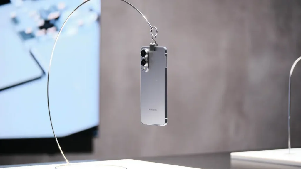 Galaxy S25 Edge поражает тонкостью и инженерией: внутри 19 винтов, титановая рамка и камеры на 200 МП