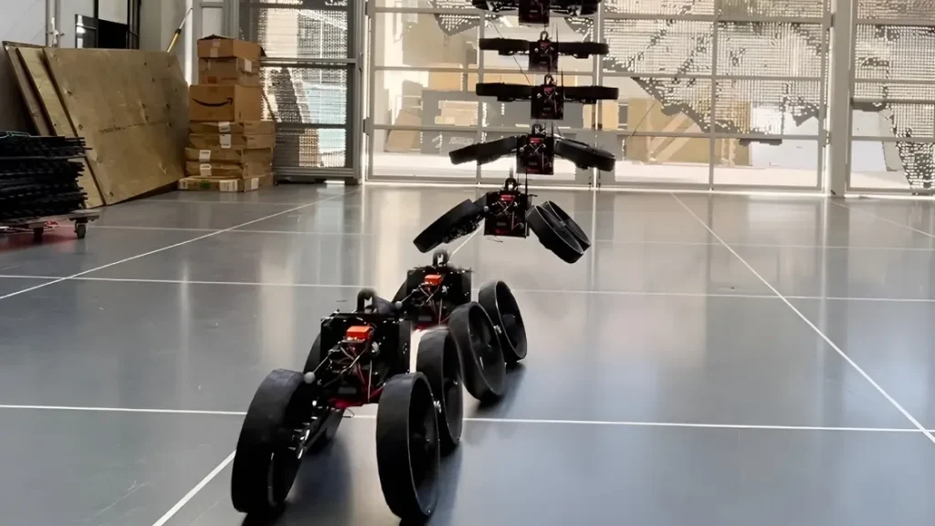 Создан робот-трансформер, который летает как дрон и едет как вездеход