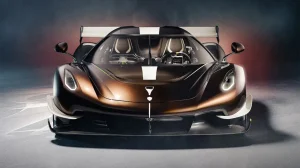 Невероятный новый мегакар Koenigsegg каким-то образом получил право на использование на дорогах