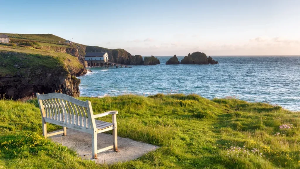 Почему нас тянет к воде: научное объяснение ностальгии по морю и рекам