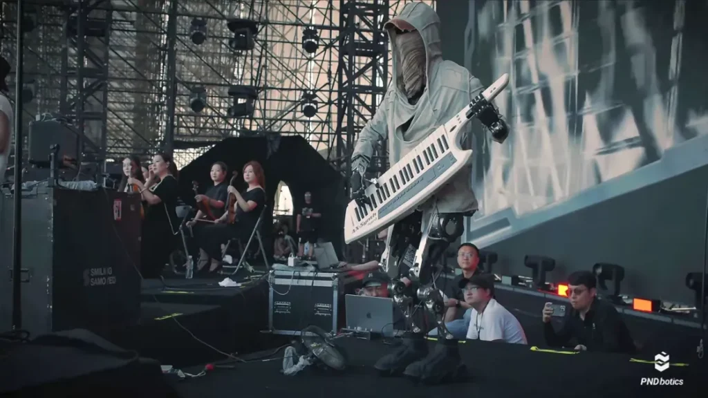 Робот-музыкант Адам дебютировал на музыкальном фестивале