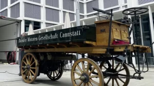 Первый в мире бензиновый грузовик Daimler снова на ходу!