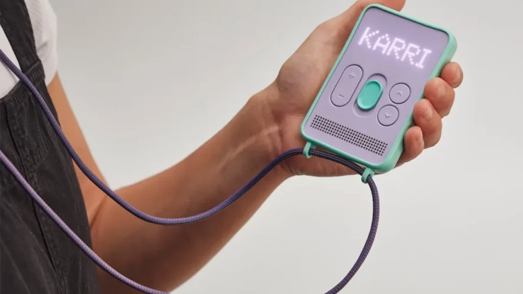 Идеальный первый телефон для ребенка: лондонский стартап создал интересное устройство без экрана